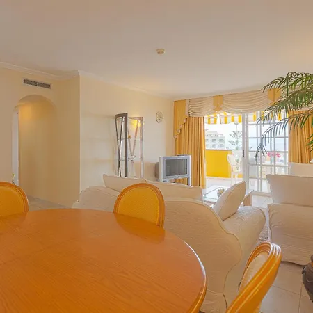 Ξενοδοχείο με διαμερίσματα El Marques Palace By Intercorp Group