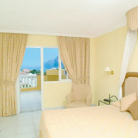 Lägenhetshotell El Marques Palace By Intercorp Group 4*